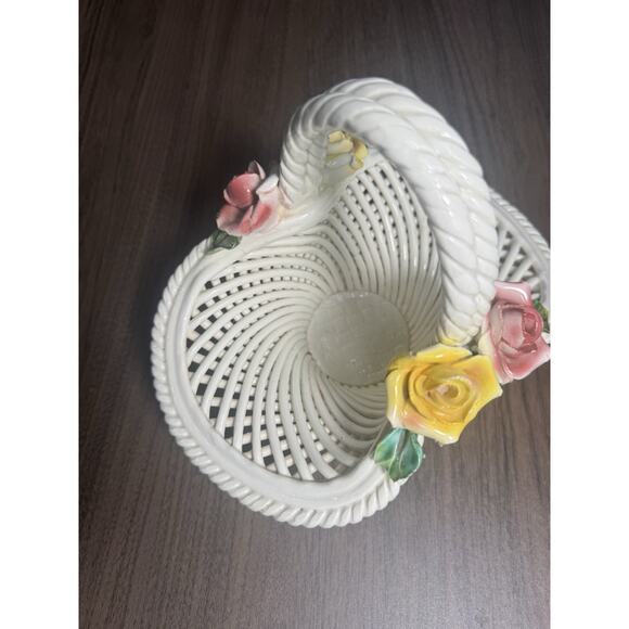 Vintage Capodimonte Porcelain Flower‎ Basket. hand made in Italy - Picture 2 of 6